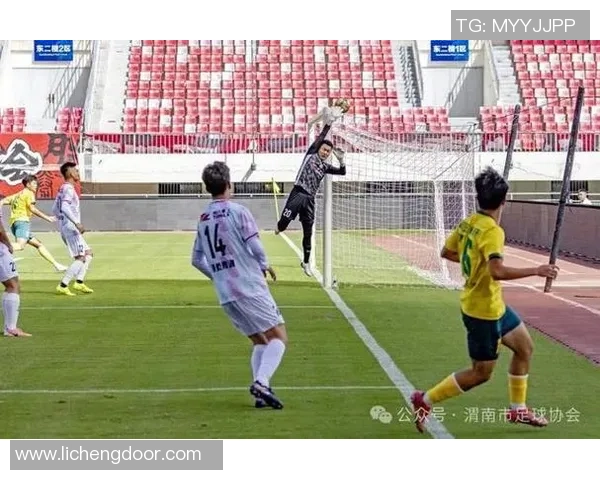 绿茵传奇闪耀时刻足球巨星激情拼搏点燃荣耀赛场 绿茵传奇闪耀时刻足球巨星激情拼搏点燃荣耀赛场