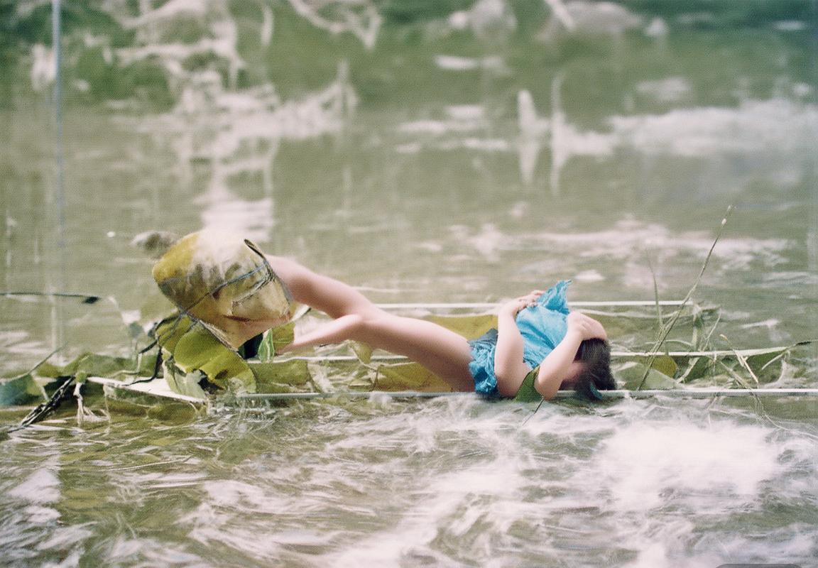 湖人问鼎首届NBA季中锦标赛，詹姆斯统治赛场，哈利伯顿闪耀，雄鹿爆冷出局